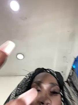 KandyHot  online show from March 15, 2026, 12:45 pm