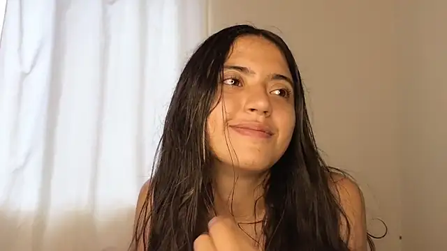 Snapshot of ViolettaSummer chatting on October 9, 2025, 10:10 pm ViolettaSummer online show from October 9, 2025, 10:10 pm