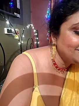 Snapshot of Maaya66 chatting on February 13, 2025, 10:11 pm Maaya66 online show from February 13, 2025, 10:11 pm