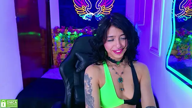 Snapshot of REDHOTTER_ chatting on July 15, 2026, 7:43 pm REDHOTTER online show from July 15, 2026, 7:43 pm