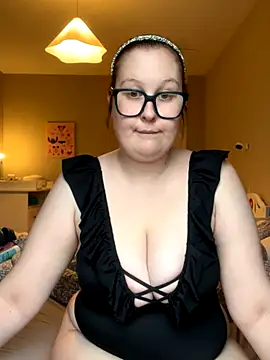 Snapshot of Misssmilf chatting on November 9, 2025, 12:20 pm Misssmilf online show from November 9, 2025, 12:20 pm
