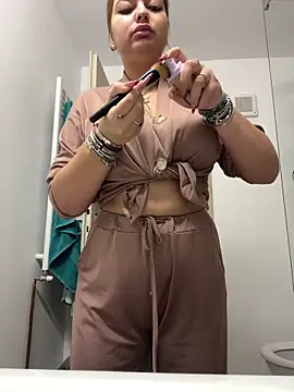 AllysonK online show from December 22, 2025, 12:05 pm