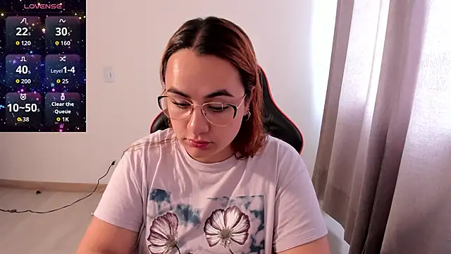 Snapshot of maryluna95 chatting on December 5, 2025, 7:12 pm maryluna95 online show from December 5, 2025, 7:12 pm