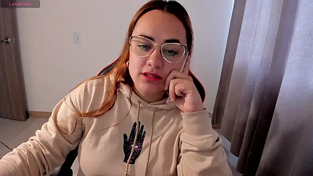 Snapshot of maryluna95 chatting on November 25, 2025, 7:25 pm maryluna95 online show from November 25, 2025, 7:25 pm