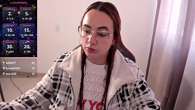 Snapshot of maryluna95 chatting on November 12, 2025, 5:50 pm maryluna95 online show from November 12, 2025, 5:50 pm