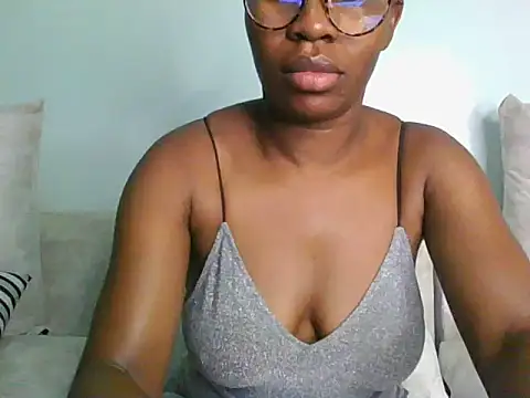 Snapshot of lisaa544 chatting on February 10, 2026, 4:00 am lisaa544 online show from February 10, 2026, 4:00 am