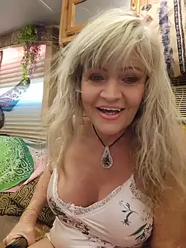 Snapshot of annika_lately chatting on July 10, 2026, 5:35 pm annika lately online show from July 10, 2026, 5:35 pm