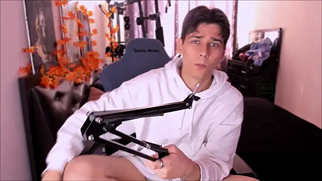 Snapshot of Foxicfu chatting on November 7, 2025, 3:33 am Foxicfu online show from November 7, 2025, 3:33 am