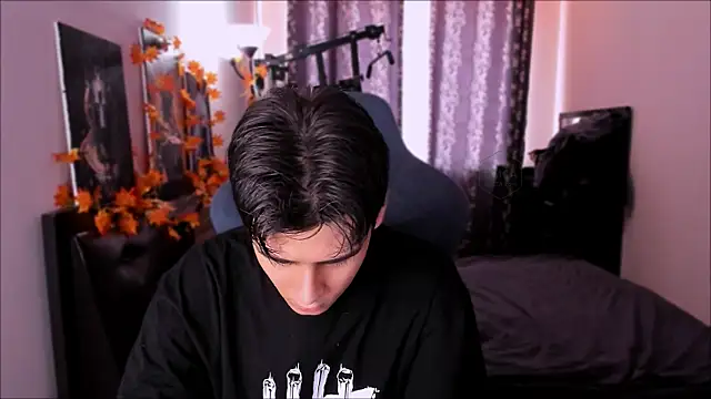 Snapshot of Foxicfu chatting on November 13, 2025, 9:02 am Foxicfu online show from November 13, 2025, 9:02 am