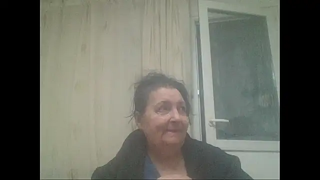 Snapshot of maturekorine chatting on February 4, 2026, 7:42 pm maturekorine online show from February 4, 2026, 7:42 pm