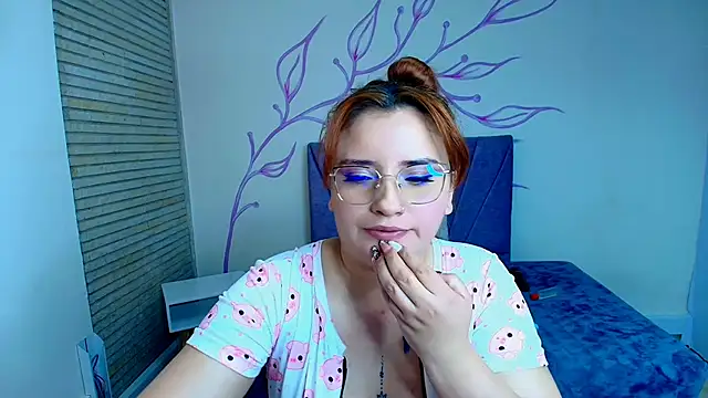 Snapshot of ZaraNolimits_ chatting on January 7, 2025, 10:30 pm ZaraNolimits online show from January 7, 2025, 10:30 pm