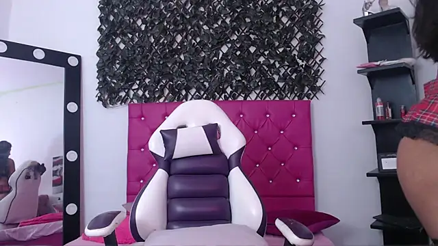 Snapshot of michel_cardona chatting on October 31, 2025, 4:25 pm michel cardona online show from October 31, 2025, 4:25 pm