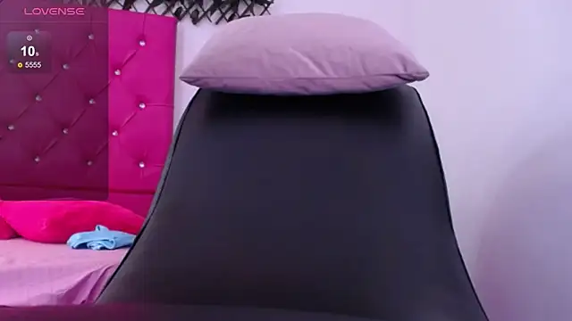 Snapshot of michel_cardona chatting on March 1, 2025, 3:27 pm michel cardona online show from March 1, 2025, 3:27 pm