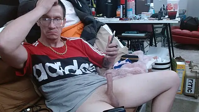 Hatchetwound6969 online show from April 17, 2026, 2:14 am