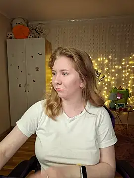 D0nna  online show from March 16, 2026, 9:28 pm