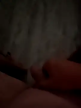 Szeltolo001 online show from September 18, 2025, 2:47 am