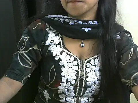 momo lov online show from September 26, 2025, 5:03 am