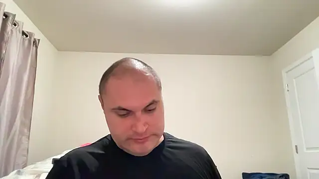 SluggishChase99 online show from April 7, 2026, 1:29 am