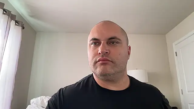 Snapshot of SluggishChase99 chatting on October 26, 2025, 5:35 pm SluggishChase99 online show from October 26, 2025, 5:35 pm