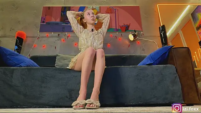 izi-fox online show from November 7, 2025, 4:00 pm