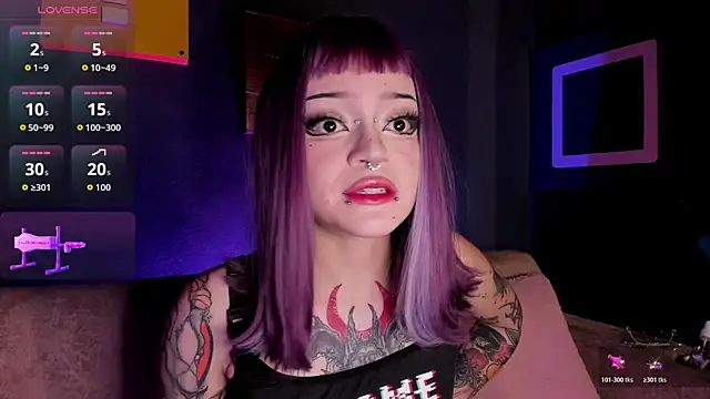 Elettra Rou online show from November 7, 2025, 2:05 am