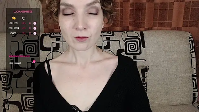 TinaWince online show from January 16, 2026, 4:49 am