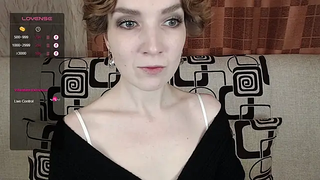 TinaWince online show from December 20, 2025, 4:48 am