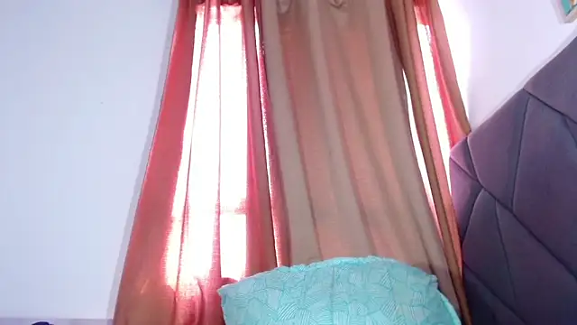 LAISYBROWNX online show from November 20, 2025, 1:01 pm