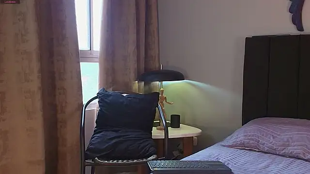 Snapshot of Valentinoford chatting on September 18, 2025, 6:11 pm Valentinoford online show from September 18, 2025, 6:11 pm