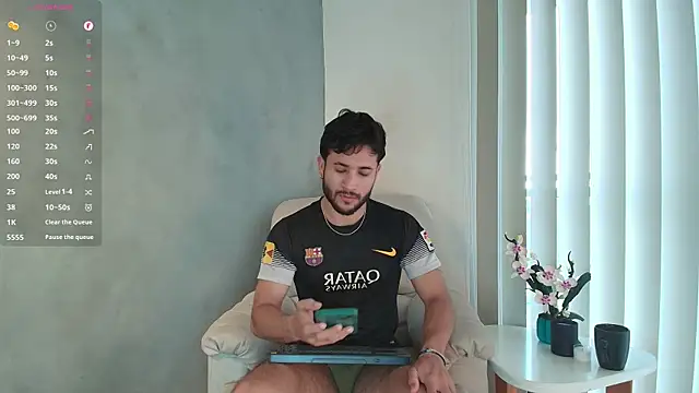 Snapshot of Valentinoford chatting on February 22, 2025, 9:26 pm Valentinoford online show from February 22, 2025, 9:26 pm