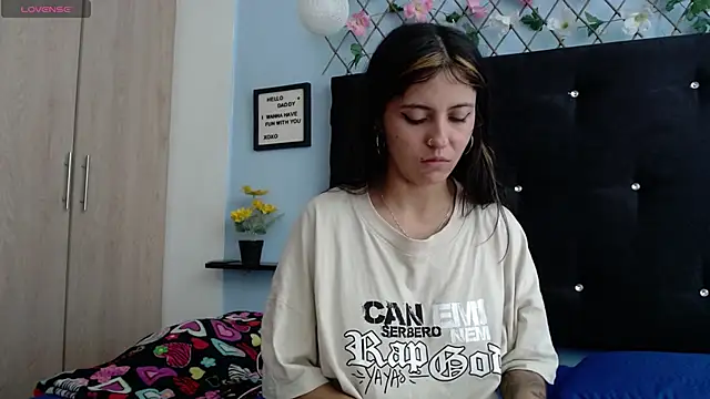 Snapshot of evatits_1 chatting on January 11, 2026, 2:46 pm evatits 1 online show from January 11, 2026, 2:46 pm