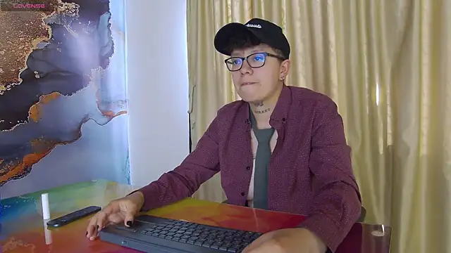 Snapshot of alex_noa chatting on September 13, 2025, 7:36 pm alex noa online show from September 13, 2025, 7:36 pm