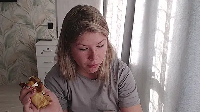 MelissaXKinky online show from October 15, 2025, 6:00 am