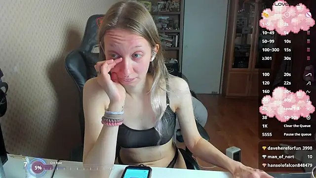 Snapshot of cutieMila chatting on October 20, 2025, 4:51 pm cutieMila online show from October 20, 2025, 4:51 pm