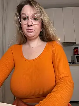 Snapshot of Teya_moon_ chatting on November 2, 2025, 7:19 pm Teya moon online show from November 2, 2025, 7:19 pm