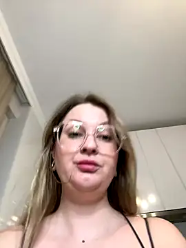 Snapshot of Teya_moon_ chatting on November 26, 2025, 7:14 pm Teya moon online show from November 26, 2025, 7:14 pm