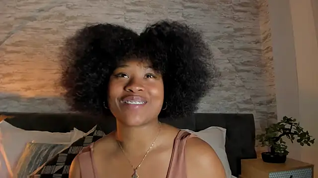 Anneth  M online show from December 4, 2025, 7:46 pm