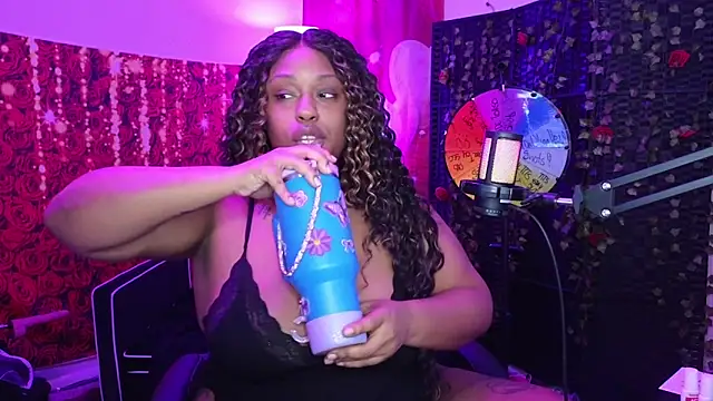 Snapshot of cheriserozequeen chatting on February 21, 2026, 10:01 pm cheriserozequeen online show from February 21, 2026, 10:01 pm