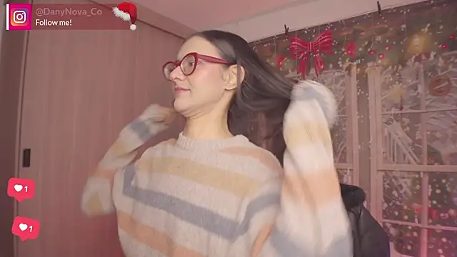 Snapshot of DanyNova_Co chatting on December 19, 2025, 1:02 pm DanyNova Co online show from December 19, 2025, 1:02 pm