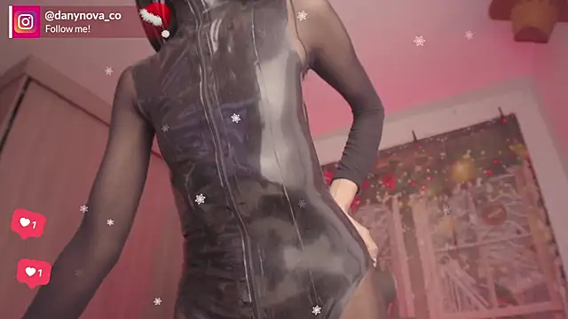 Snapshot of DanyNova_Co chatting on December 15, 2025, 9:09 pm DanyNova Co online show from December 15, 2025, 9:09 pm