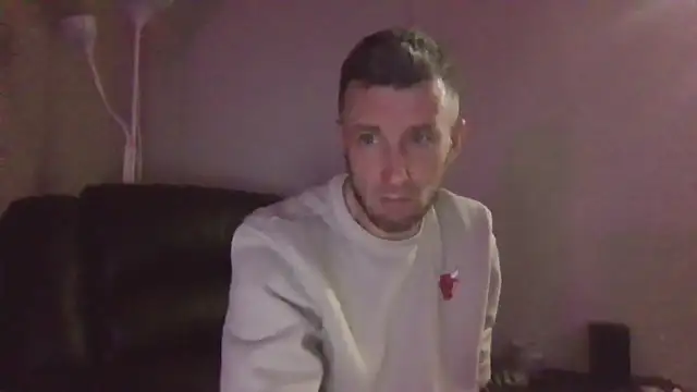 Snapshot of HungStud4You chatting on February 19, 2025, 8:44 am HungStud4You online show from February 19, 2025, 8:44 am