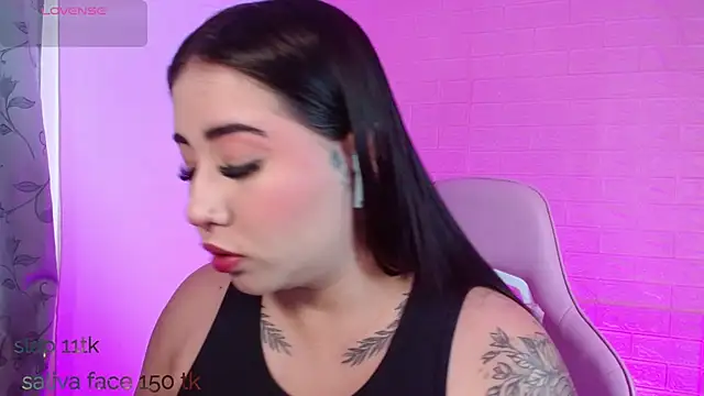 Snapshot of _hooly chatting on October 28, 2025, 1:54 pm hooly online show from October 28, 2025, 1:54 pm