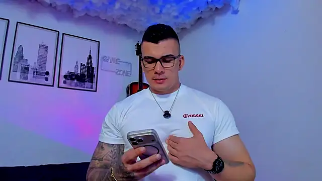 seancarreraa online show from April 11, 2026, 11:19 pm