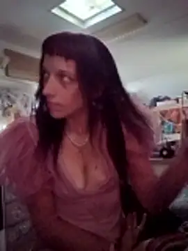 whitetrashdirtyslut online show from April 10, 2026, 1:51 pm