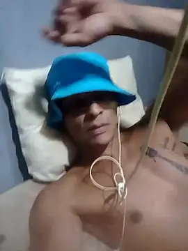 Tawan Mandrake online show from June 3, 2026, 2:23 am