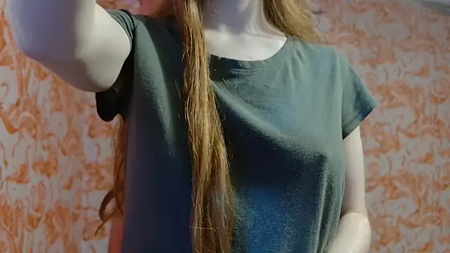 strawberrysmoothie online show from February 12, 2026, 9:14 pm