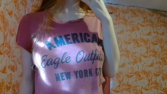 Snapshot of strawberrysmoothie chatting on November 28, 2025, 8:09 pm strawberrysmoothie online show from November 28, 2025, 8:09 pm