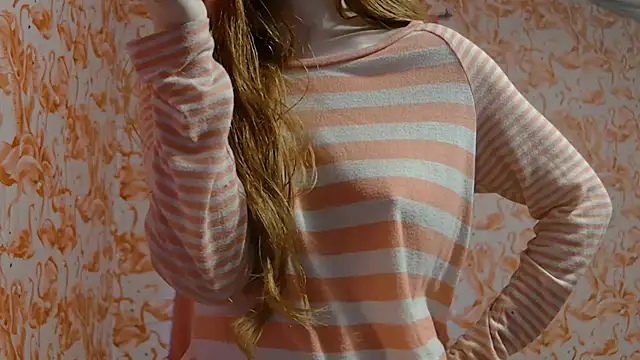 Snapshot of strawberrysmoothie chatting on October 28, 2025, 7:35 pm strawberrysmoothie online show from October 28, 2025, 7:35 pm