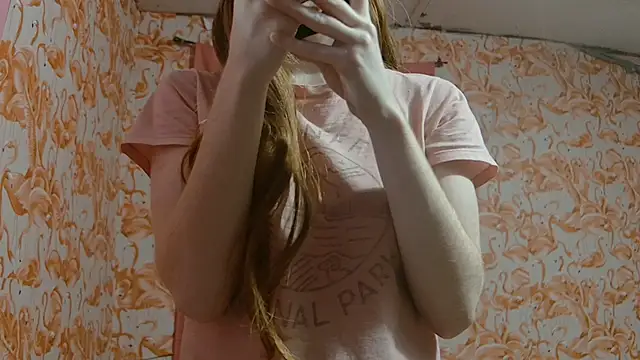 Snapshot of strawberrysmoothie chatting on December 14, 2025, 10:37 pm strawberrysmoothie online show from December 14, 2025, 10:37 pm