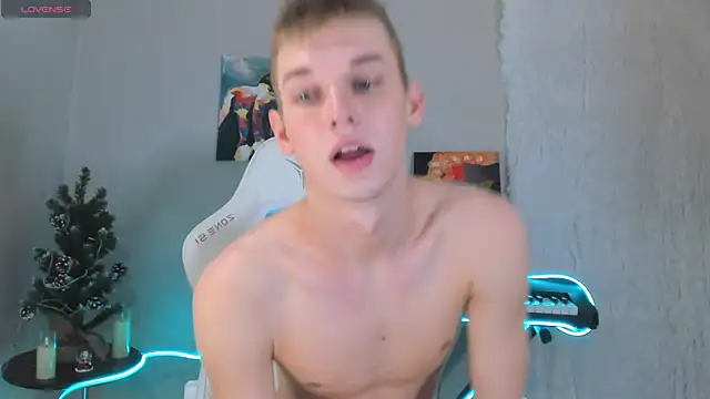 Snapshot of 4ever_dude chatting on January 28, 2025, 4:29 am 4ever dude online show from January 28, 2025, 4:29 am